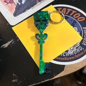 Skull key resin key ring